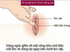 Móc lồn của em bé xinh đẹp nhiều nước