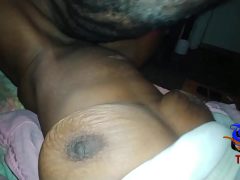 Nửa Đêm Hứng Tình Nên Liền Cùng Anh Ân Ái