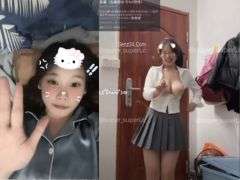 Nữ Sinh Trung Quốc Khoe Vú Bự Khiến Bao Anh Muốn Nắn Bóp