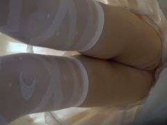 Gái Xinh Cosplay Khoe Lồn Bị Quay Lén Trong Sung Sướng