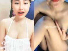 Clip Sex Gái Bắc Siêu Xinh Tự Show Hàng Nứng Trong Phòng