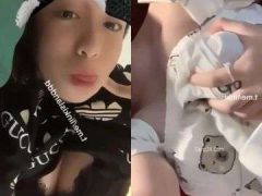 Clip Sex Huyền Trang Thủ Dâm Khoe Mặt Khoe Vú