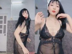 Clip Sex Thiên Ý Siêu Đẹp Khoe Cặp Vú Cực To