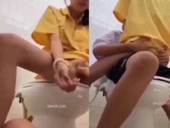 Lộ Clip Sex Đôi Tình Nhân Rủ Nhau Vô Wc Mà Làm Tình Cho Đã