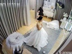 Lộ Clip Sex Quay Lén Cô Dâu Thủ Dâm Khi Thay Áo Cưới