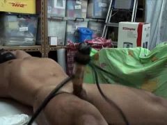 Lão Già Chi Tiền Để Được Chơi Trai Trẻ