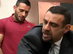 Người Đàn Ông Dâm Đãng Thích Chơi Lỗ Nhị