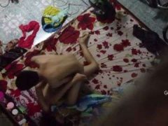 Vợ Chồng Hàng Xóm Đụ Nhau Sướng Đến Mức Nhìn Lén Cũng Vui