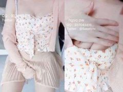 Gái Xinh Móc Lồn Rồi Lấy Điện Thoại Quay Lại Cảnh Tự Sướng