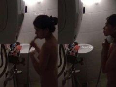 Người Yêu Siêu Dâm Rên Rỉ Khi Tắm Rửa Cơ Thể