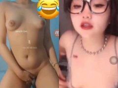 Clip Sex Bé An Cute Khoe Núm Hồng Siêu Hấp Dẫn