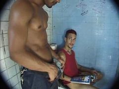 Trai Gay Lần Đầu Tiên Được Đâm Bằng Lỗ Nhị