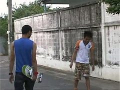 Được Anh Chiều Nên Em Rất Thích Cùng Với Anh
